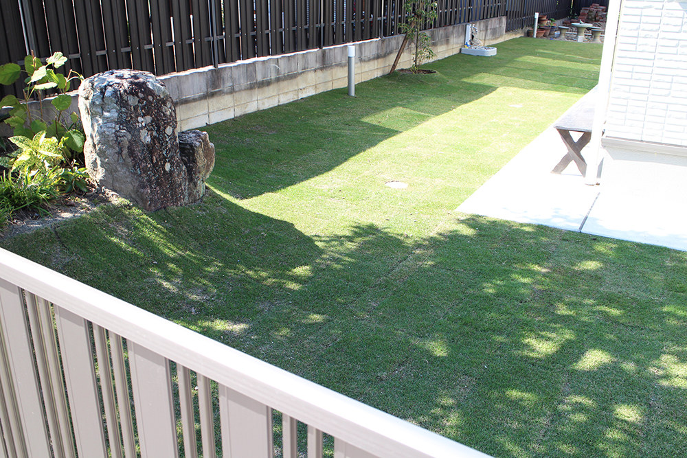 庭に芝生を植える際とお手入れの７つの注意点 名古屋市の外構工事 エクステリア専門会社 デコガーデン